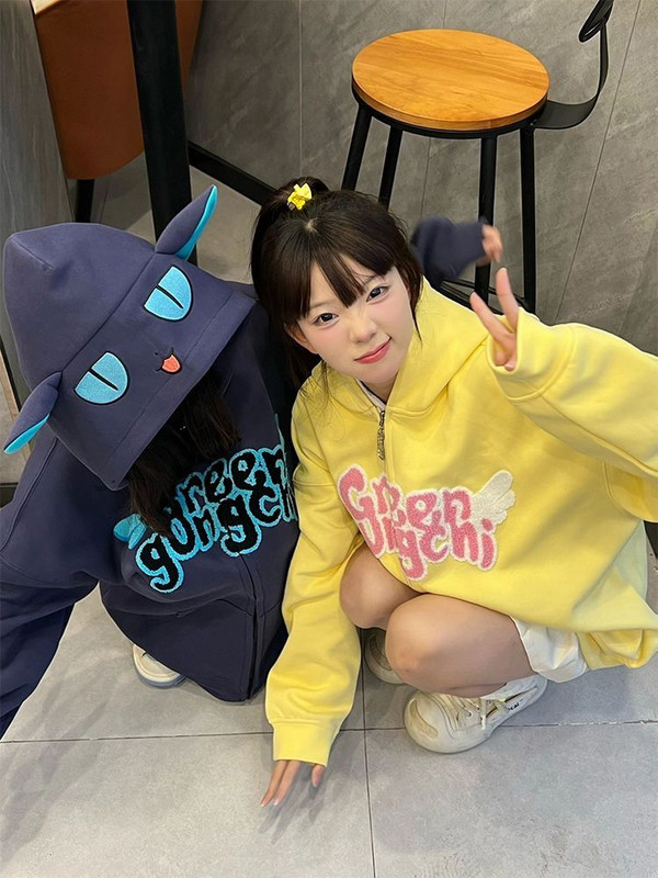 Hoodie Kpop Super zgodne Hoodies u fakultetskom stilu Visokokvalitetne zimske pulovere s dugmadima Slatki i slatki kaput Ženska gornja odjeća