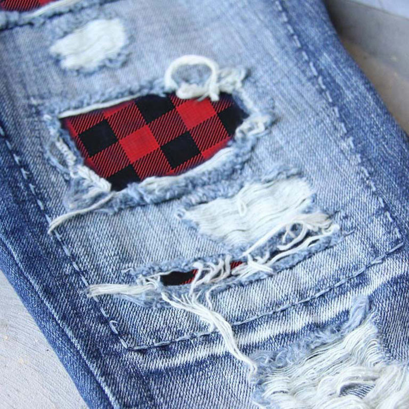 Ženske poderane traperice s Buffalo kariranim uzorkom Patchworks Regular kroja Duge ležerne traperice s rupama