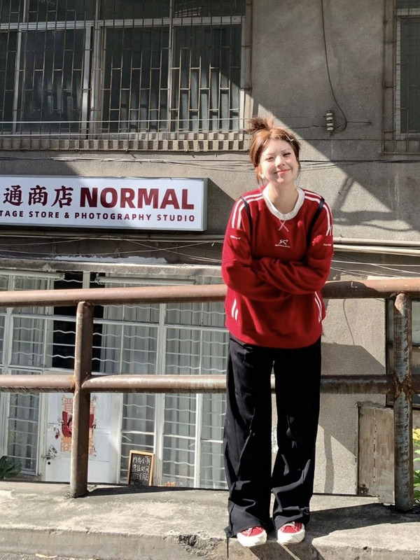 HOUZHOU Kpop Red Crewneck Φούτερ Γυναικεία Y2K Vintage Κορεάτικα γράμματα oversize ριγέ στάμπα Φούτερ Γυναικεία μπλουζάκια σε στυλ Harajuku