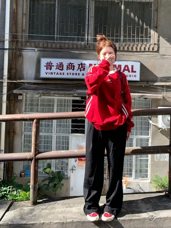 HOUZHOU Kpop Red Crewneck Φούτερ Γυναικεία Y2K Vintage Κορεάτικα γράμματα oversize ριγέ στάμπα Φούτερ Γυναικεία μπλουζάκια σε στυλ Harajuku