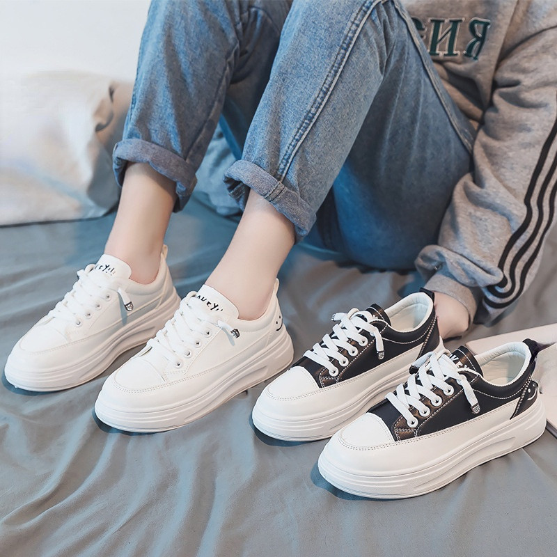 Kevadised tossud naeratavad naiste valged paksu tallaga kingad mood vabaaja tennisetreenerid suvised noored tüdrukud üliõpilasjalatsid