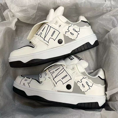 Férfi cipő új légáteresztő fűzős futócipő koreai változat sokoldalú alkalmi cipő kopásálló sportcipő deszkacipő