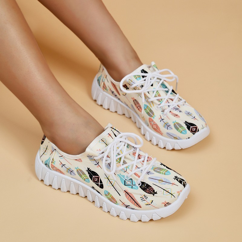 Γυναικεία αθλητικά παπούτσια με χαμηλό τακούνι από βαμβακερό ύφασμα 2023 Hot Sale Ανοιξιάτικη/Φθινοπωρινή με κορδόνια Εκτύπωση Μικτών χρωμάτων Γυναικεία παπούτσια Vulcanize