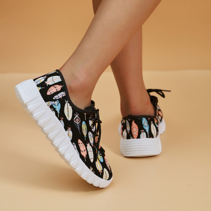 Γυναικεία αθλητικά παπούτσια με χαμηλό τακούνι από βαμβακερό ύφασμα 2023 Hot Sale Ανοιξιάτικη/Φθινοπωρινή με κορδόνια Εκτύπωση Μικτών χρωμάτων Γυναικεία παπούτσια Vulcanize