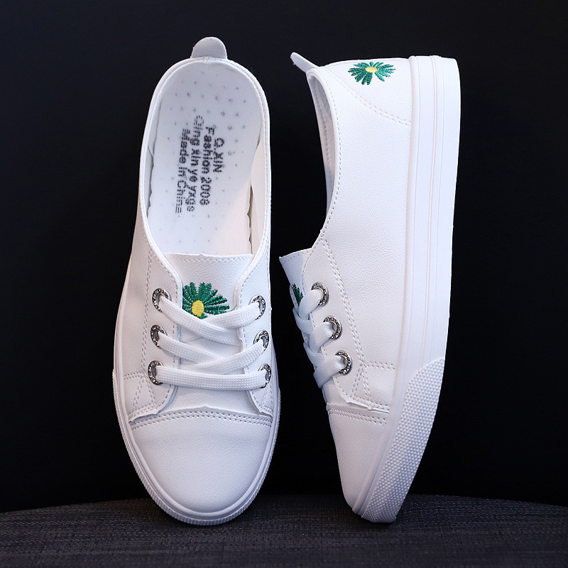 2023 Άνοιξη και Καλοκαίρι Shallow Mouth Λευκά γυναικεία παπούτσια Lazy Sneakers Νέα Ανοιξιάτικα, όλα ταίρι, Flat παπούτσια με ένα πεντάλ Zapatos Mujer