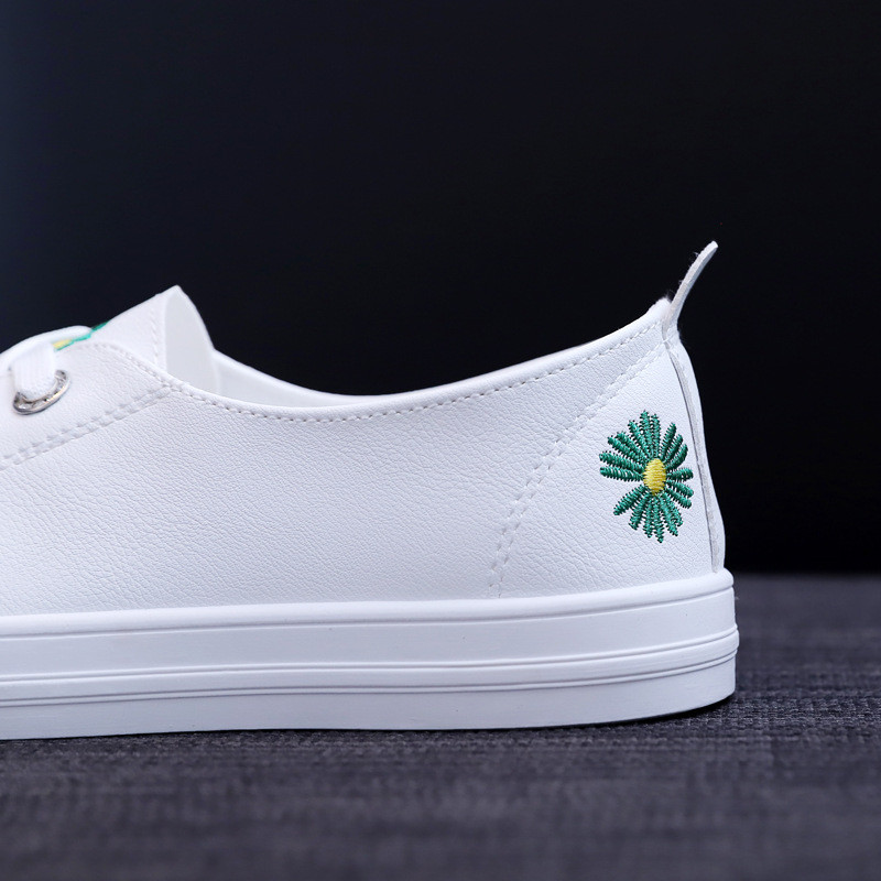 2023 Άνοιξη και Καλοκαίρι Shallow Mouth Λευκά γυναικεία παπούτσια Lazy Sneakers Νέα Ανοιξιάτικα, όλα ταίρι, Flat παπούτσια με ένα πεντάλ Zapatos Mujer