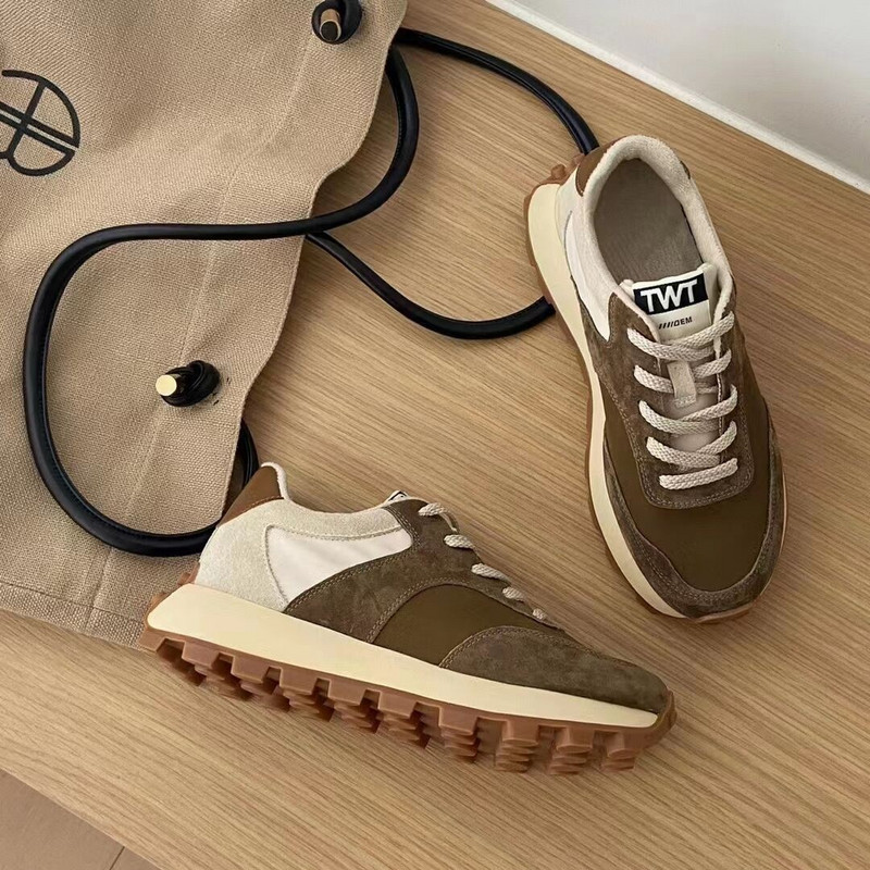 Divatos női tornacipők 2023 tavasz Új luxus alkalmi csúszásmentes platformcipő Klasszikus gumicipő Teniszcipők Ingyenes szállítás