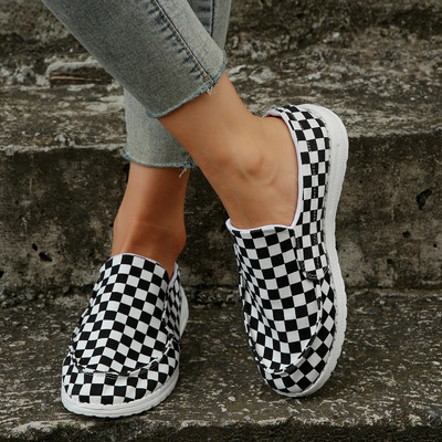 Uued naiste moodsad kabelauajalatsid Mugavad suures suuruses vabaajajalatsid Värvilised koljupea disainiga naiste spordijalatsid