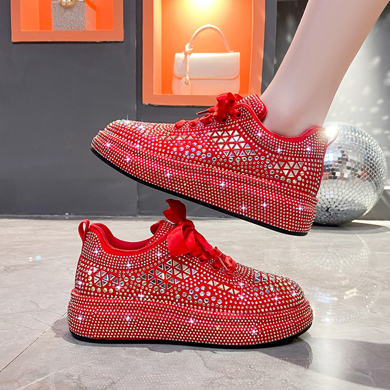 Γυναικεία αθλητικά παπούτσια σχεδιαστών 2023 Νέα γυαλιστερά στρας Γυναικεία παπούτσια Vulcanize Plus Size 43 Fashion Platform Casual Παπούτσια Γυναικεία