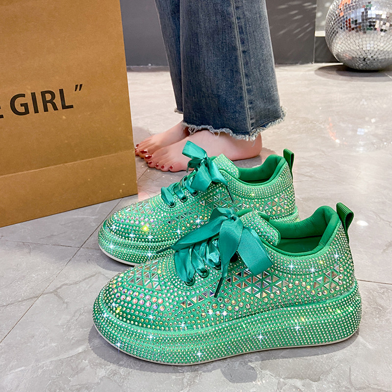 Γυναικεία αθλητικά παπούτσια σχεδιαστών 2023 Νέα γυαλιστερά στρας Γυναικεία παπούτσια Vulcanize Plus Size 43 Fashion Platform Casual Παπούτσια Γυναικεία