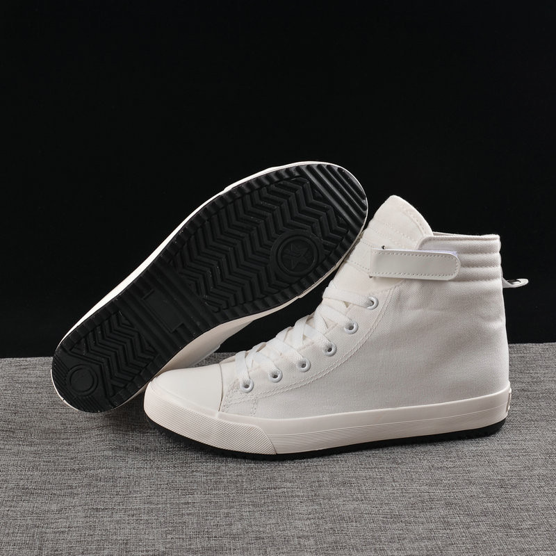 2021-es újdonság Nyári divat Férfi Lapos Cipők Teljesen fekete-fehér Alkalmi cipők Férfi vászoncipők Fűzős magas szárú cipők