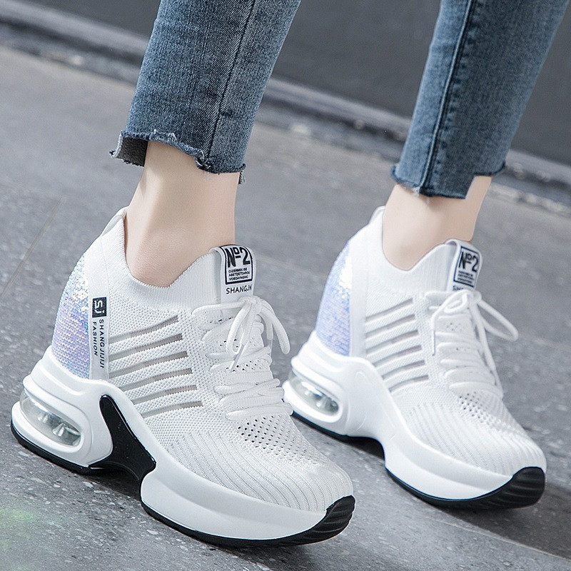 Moteriški sportiniai batai vasariniai blizgučiai laisvalaikio batai moteriški storu padu aukštakulniai batai su pleištu 2023 m. megzti moteriški vulkanizuoti batai