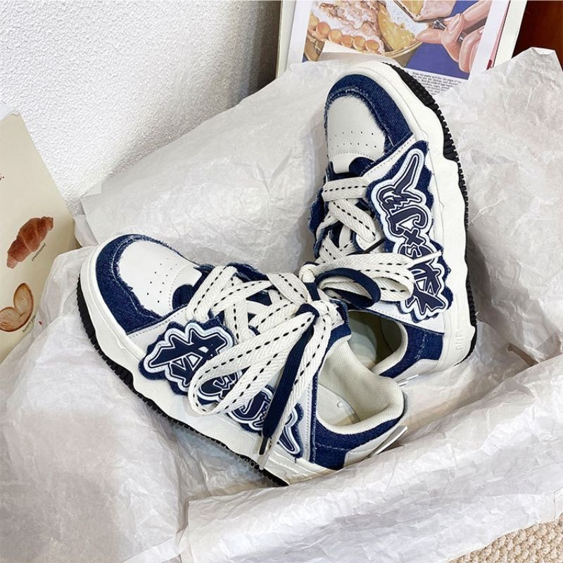 Κορεάτικα πάνινα παπούτσια νέας μόδας Pu δερμάτινα συνονθύλευμα Y2k Γυναικεία αθλητικά παπούτσια γράμματα Decal Παπούτσια για ζευγάρια Χοντρά τακούνια Ευέλικτο αθλητικό παπούτσι