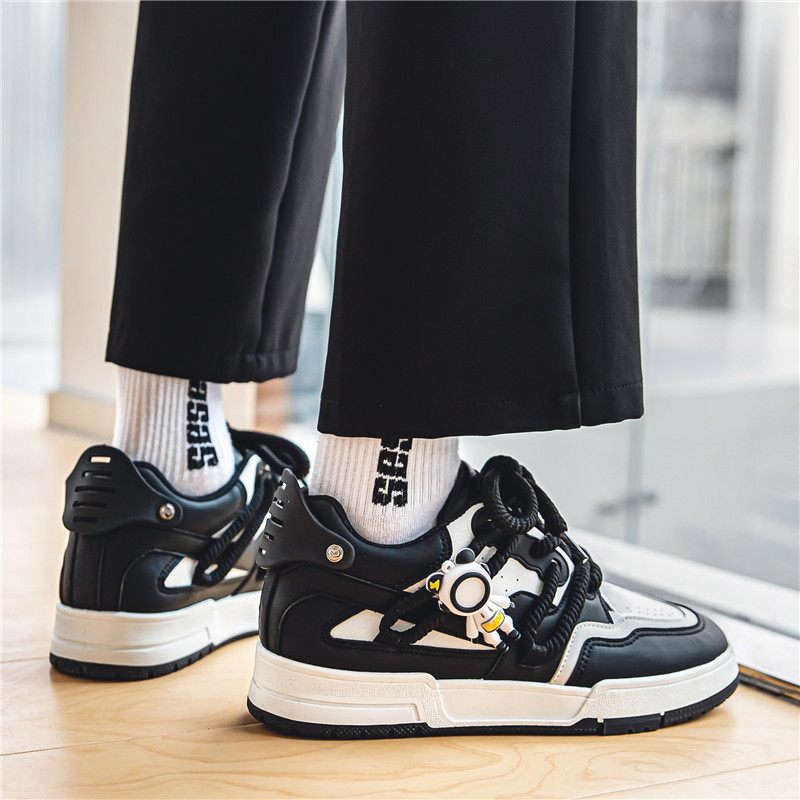 Επώνυμα ανδρικά παπούτσια Skateboard Αθλητικά πάνινα παπούτσια σχεδιαστών κινουμένων σχεδίων για άντρες Άνετα αθλητικά παπούτσια με χαμηλό τοπ Ανδρικά Zapatillas Hombres 2023