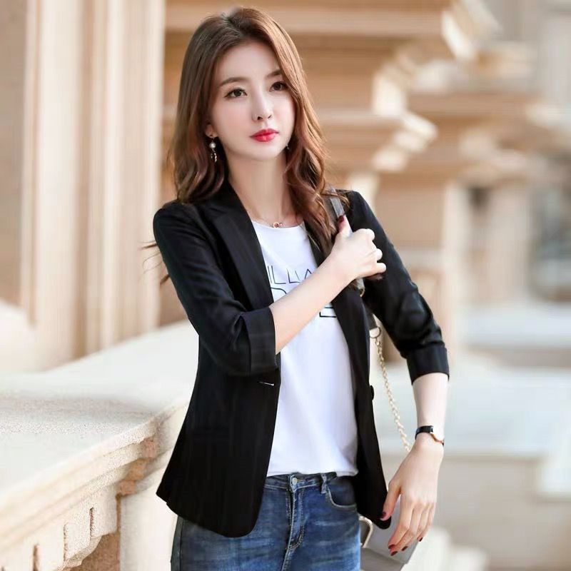 2023 m. Naujas moteriškas švarkas pavasario vasaros mados plonas moteriškas kostiuminis paltas Trijų ketvirčių rankovėmis Laisvalaikio dryžuotas darbinis moteriškas kostiumo viršus