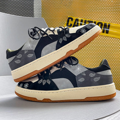 Trend muške tenisice s grafitima Cool muške vulkanizirane cipele Modna niska cipela s printom Ležerne sportske ravne cipele za skejtbording Više odgovara