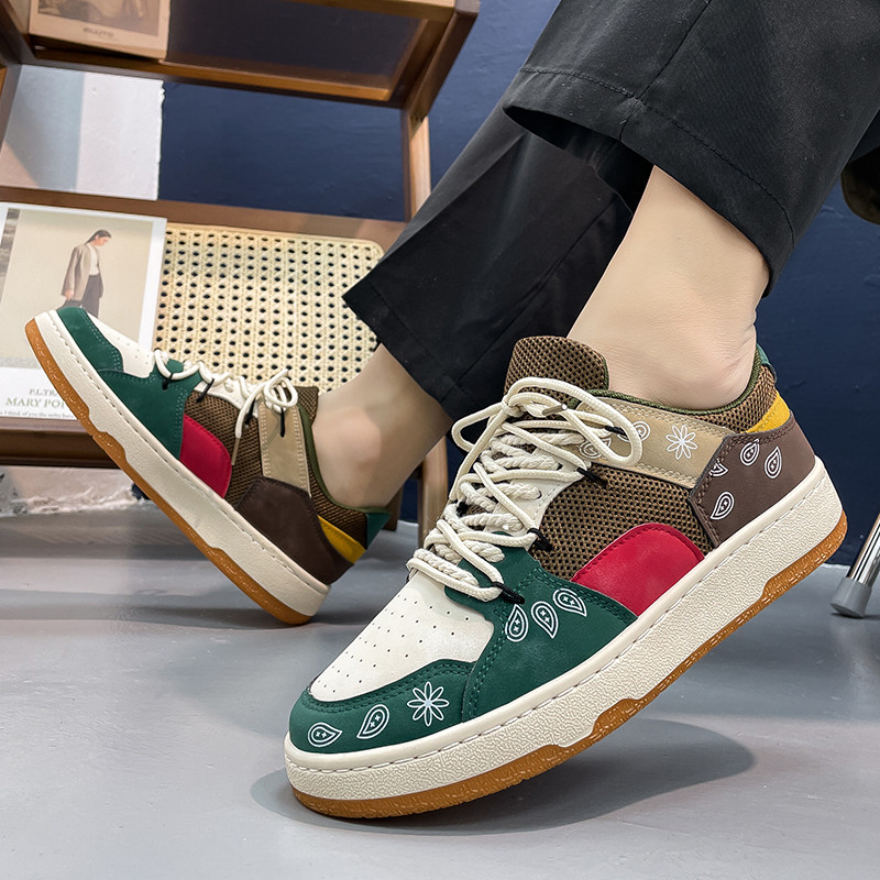 Trend muške tenisice s grafitima Cool muške vulkanizirane cipele Modna niska cipela s printom Ležerne sportske ravne cipele za skejtbording Više odgovara