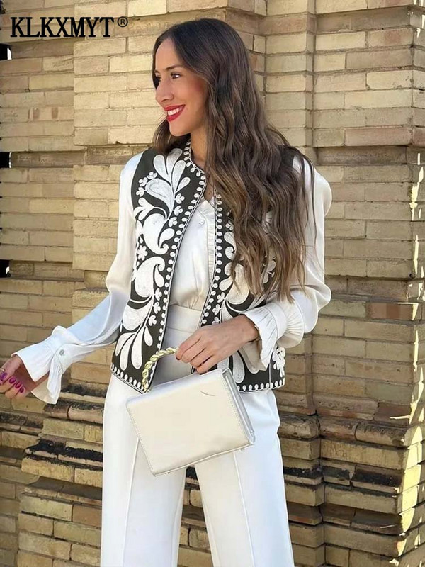 KLKXMYT TRAF Γυναικεία Vintage Floral Κέντημα Κοντό γιλέκο Γυναικεία γιλέκα εθνικού στυλ για γυναίκες Casual μπλουζάκια με παλτό