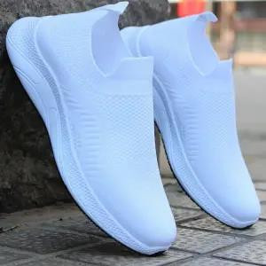 Suvised meeste kingad uus mood valge hingav võrgust spordijalatsid meeste madala nööriga nööriga põrutusi summutavad jooksujalatsid