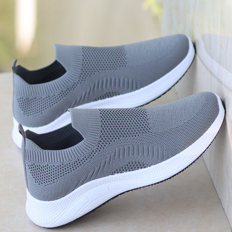 Suvised meeste kingad uus mood valge hingav võrgust spordijalatsid meeste madala nööriga nööriga põrutusi summutavad jooksujalatsid