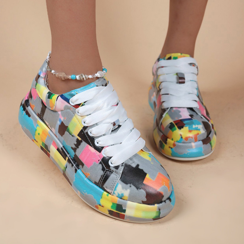 Γυναικεία παπούτσια Vulcanize 2023 Νέα μόδα Αθλητικά παπούτσια με χοντρή σόλα Γυναικεία Graffiti Λευκά Παπούτσια Outdoor Casual Sneakers Plus Size