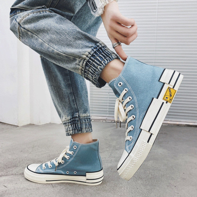 Nauji, 2023 m. vyriški laisvalaikio drobiniai batai Klasikiniai aukštos viršūnės retro vienspalviai šauni riedlenčių batai Lengvi mados tendencijos plokšti batai