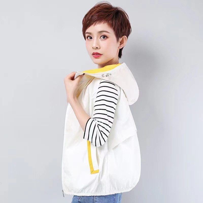 2023. aasta uus kevadsuvi naiste vest päikesekaitse kapuutsiga vest Naiste mood varrukateta joped Mantlid Naiste lühike vest ülerõivad