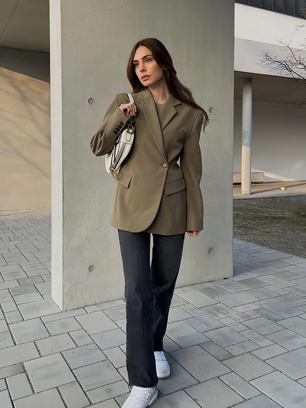 Jachetă dublu cu mâneci lungi de modă pentru femei. Top de damă elegantă. Sacou blazer de buzunar pentru femei de primăvară și toamnă.