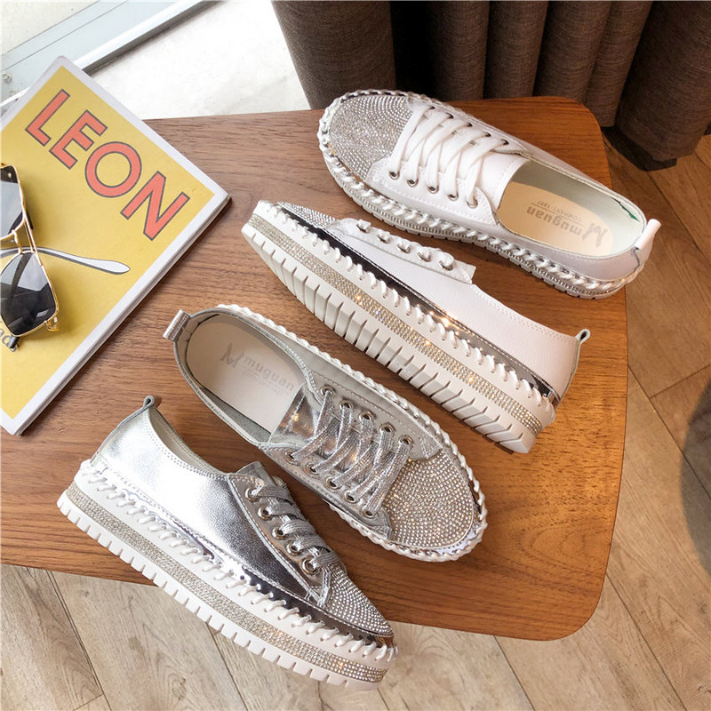 Naiste kristalljalatsid 2023 kevad Mood Bing Lace Up Naiste vabaajajalatsid Mugavad ümara ninaga platvormiga tossud valged kingad