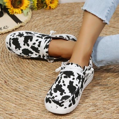 2023 Νέα γυναικεία γαλακτοκομικά παπούτσια με ρίγες αγελάδας βουλκανισμένα ελαφριά ίσια παπούτσια Ανοιξιάτικα πάνινα παπούτσια που αναπνέουν σέξι Πωλούν καλά γυναικεία παπούτσια