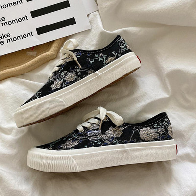 Χαμηλής κοπής Κλασικό σχέδιο λουλουδιών κέντημα βουλκανιζέ παπούτσια Γυναικεία παπούτσια skateboard υψηλής ποιότητας Παπούτσια από καμβά Street Style
