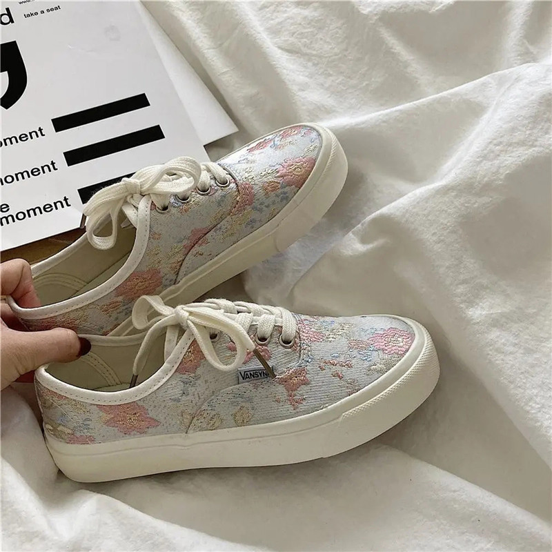 Χαμηλής κοπής Κλασικό σχέδιο λουλουδιών κέντημα βουλκανιζέ παπούτσια Γυναικεία παπούτσια skateboard υψηλής ποιότητας Παπούτσια από καμβά Street Style