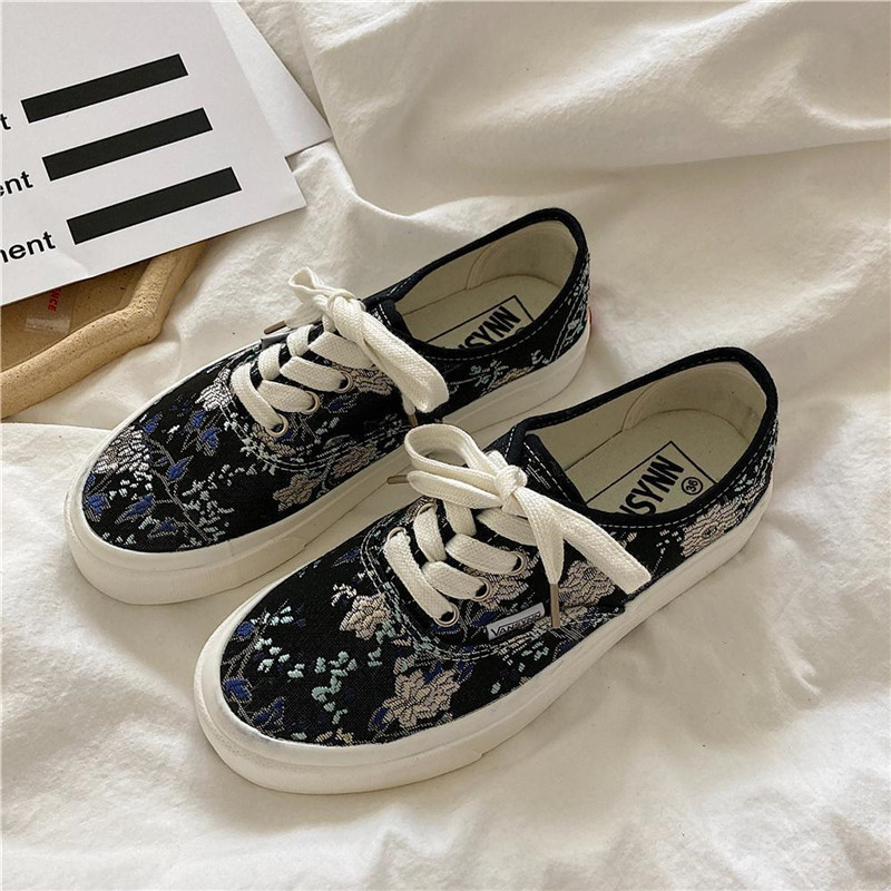 Χαμηλής κοπής Κλασικό σχέδιο λουλουδιών κέντημα βουλκανιζέ παπούτσια Γυναικεία παπούτσια skateboard υψηλής ποιότητας Παπούτσια από καμβά Street Style