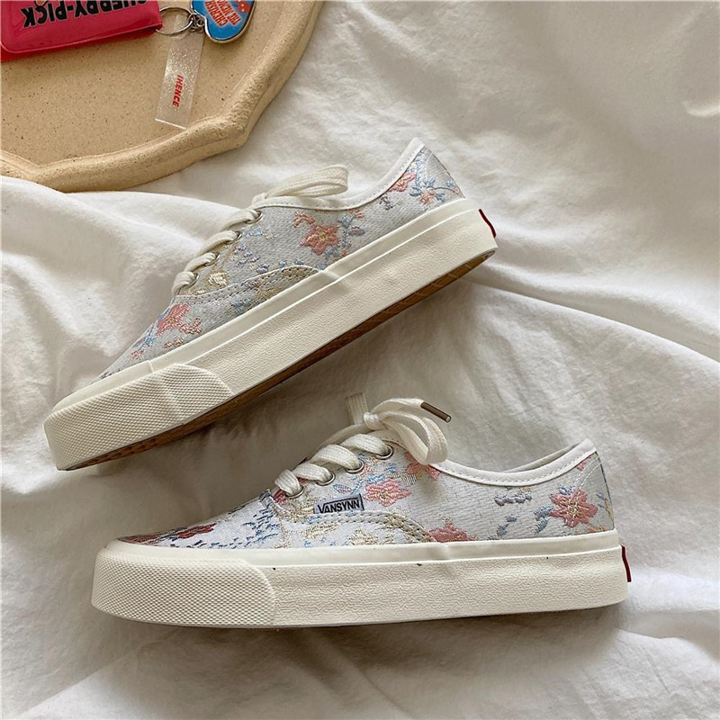Χαμηλής κοπής Κλασικό σχέδιο λουλουδιών κέντημα βουλκανιζέ παπούτσια Γυναικεία παπούτσια skateboard υψηλής ποιότητας Παπούτσια από καμβά Street Style