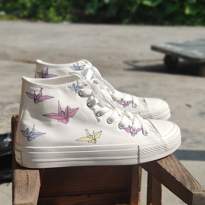 2023. aasta uus värvimuutev naiste trendikas mood, kõrge ülaosaga nööriga lauajalats Thousand Paper Crane UV värvilised lõuendist kingad