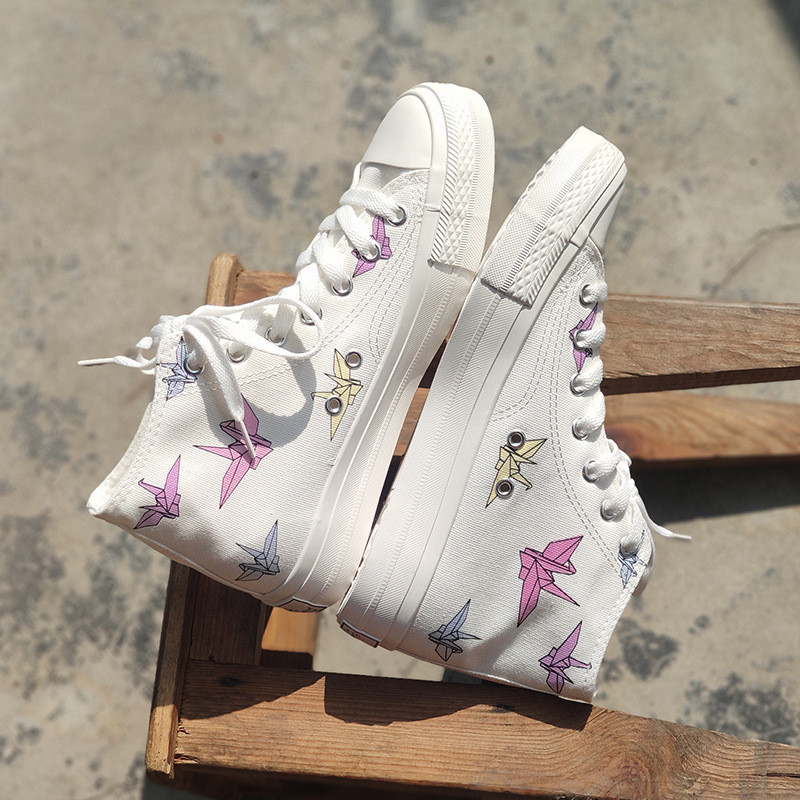 2023. aasta uus värvimuutev naiste trendikas mood, kõrge ülaosaga nööriga lauajalats Thousand Paper Crane UV värvilised lõuendist kingad