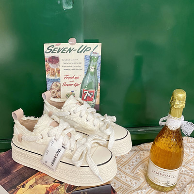 Lõuendist kingad Naiste õhuke kevad 2022 Uus Ins Tide Korea versioon Kerjuskingad Väikesed valged kingad Naiste rulakingad