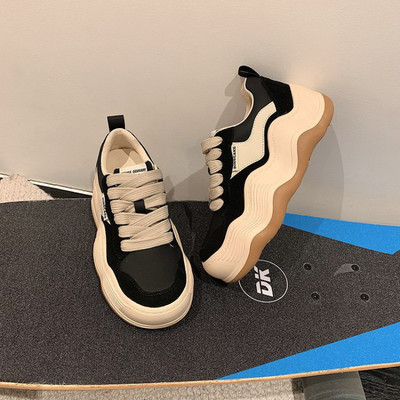 Y2K naiste Korea vabaaja Kawaii spordijalatsid Tossud Vintage Athletic Platform Tennis Kingad Tursked paksu kontsaga tossud Lamedad kingad