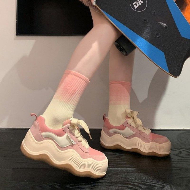 Y2K naiste Korea vabaaja Kawaii spordijalatsid Tossud Vintage Athletic Platform Tennis Kingad Tursked paksu kontsaga tossud Lamedad kingad