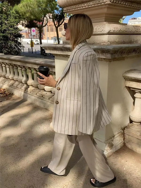 TRAF 2023 triibuline naiste bleiser Elegantne naiste nööbiga bleiser, pikkade varrukatega šikk ja elegantne naiste jope, uus mantlitega