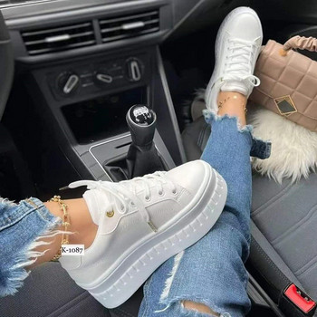 2023 Γυναικεία πάνινα παπούτσια μονόχρωμα Pu λευκά παπούτσια Skateboard με αυξημένο ύψος πλατφόρμας Βουλκανιζέ Casual Winter Lady Lady-Up Flats
