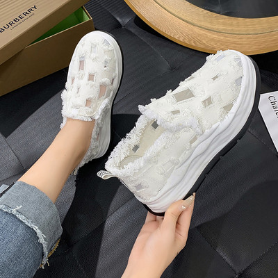 Valged mustad paksud tossud naiste paksu põhjaga naiste tossud vabaajajalatsid vulkaniseeritud lõuendist kingad naistele