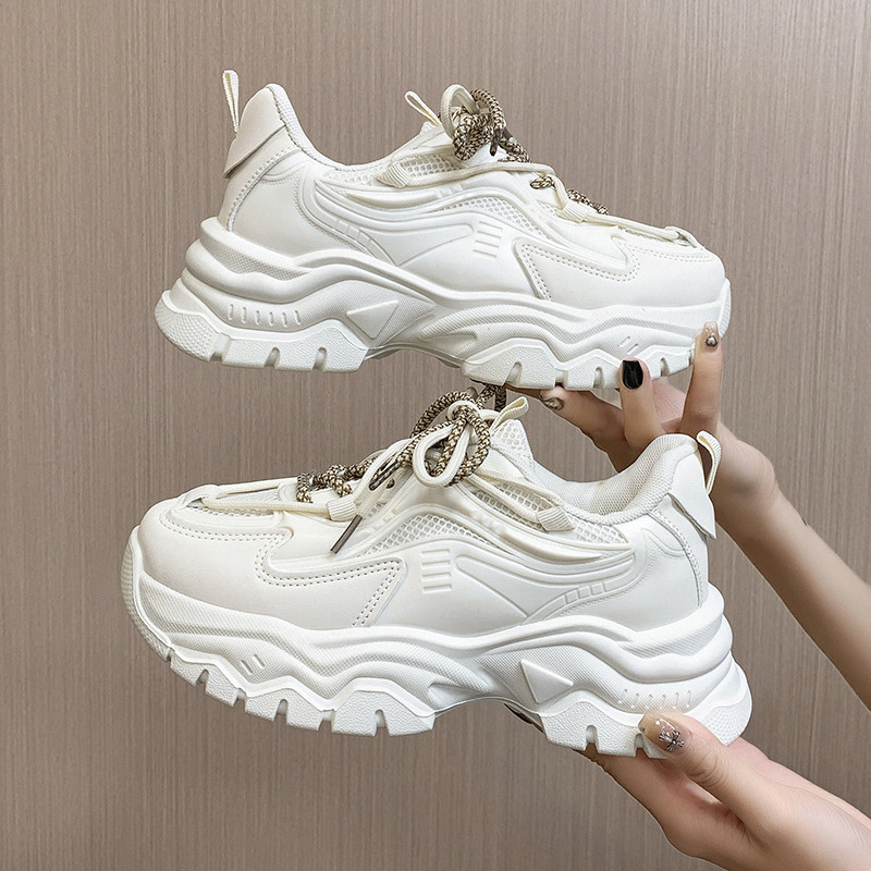 Brändi naiste kingad 2023 Uue disaineri hingavad naiste tossud Korea moe beež naiste spordijalatsid Zapatos Mujer