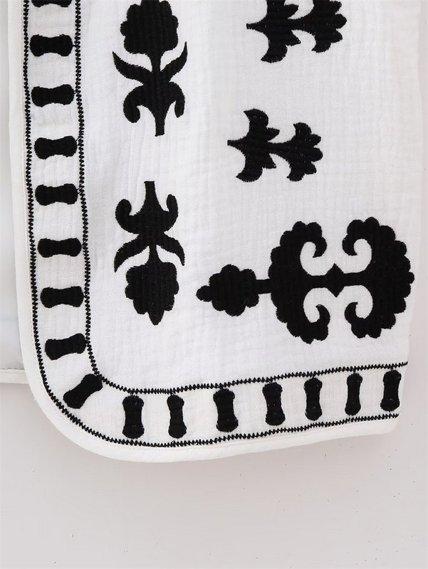 KEYANKETIAN boemski ženski prsluk s cvjetnim vezom Blusas jesenski novi crno-bijeli tanki prsluk kratke gornje odjeće retro