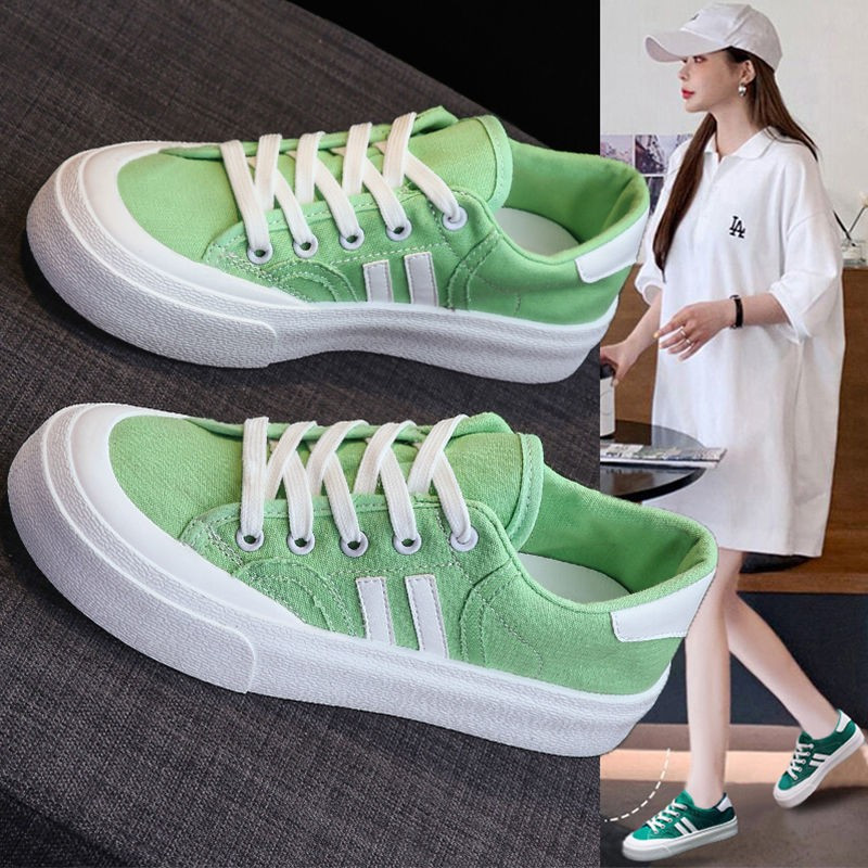 Naiste tossud 2023 Moodsad hingavad vulkaniseeritud kingad Naiste PU-nahast platvormkingad Naiste nööriga vabaajajalatsid valged