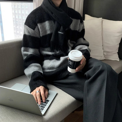 Kootud triibuline kampsun, meeste kaelusega lapiline disain Pehme avar kampsun, trendikas meeste mood Korea kampsun, pullover