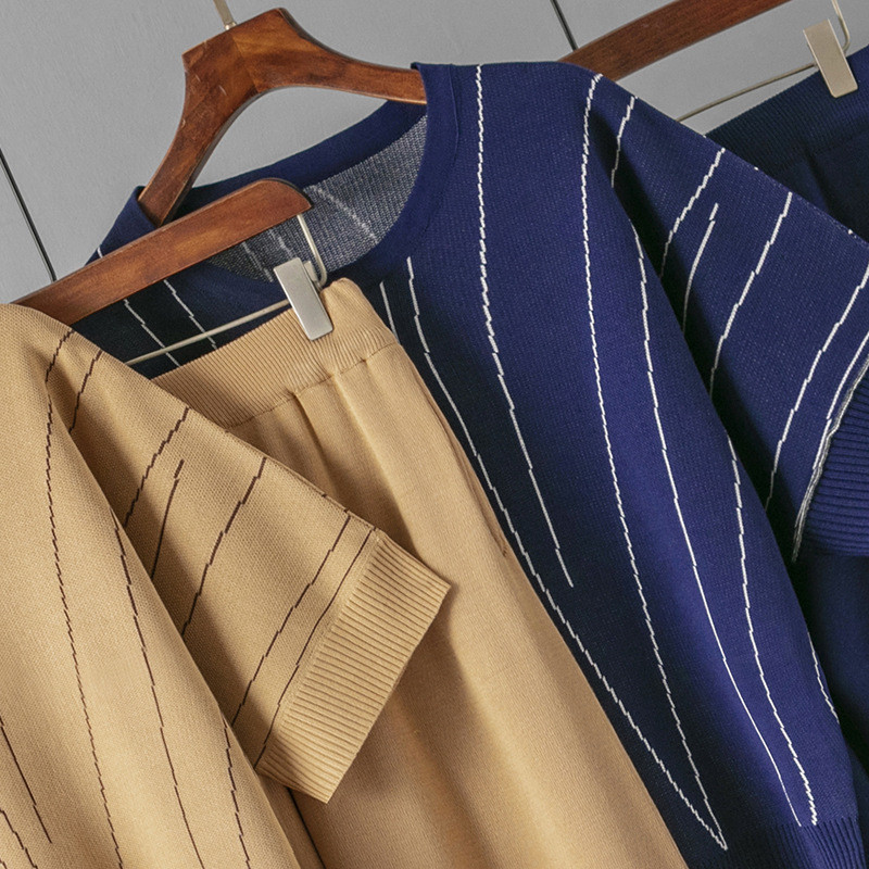 Moodne vabaaja naiste pükskostüüm, suvine uus ümara kaelusega triibuline lühikeste varrukatega särk lahtised laia säärega püksid, kaheosaline komplekt naistele 2023