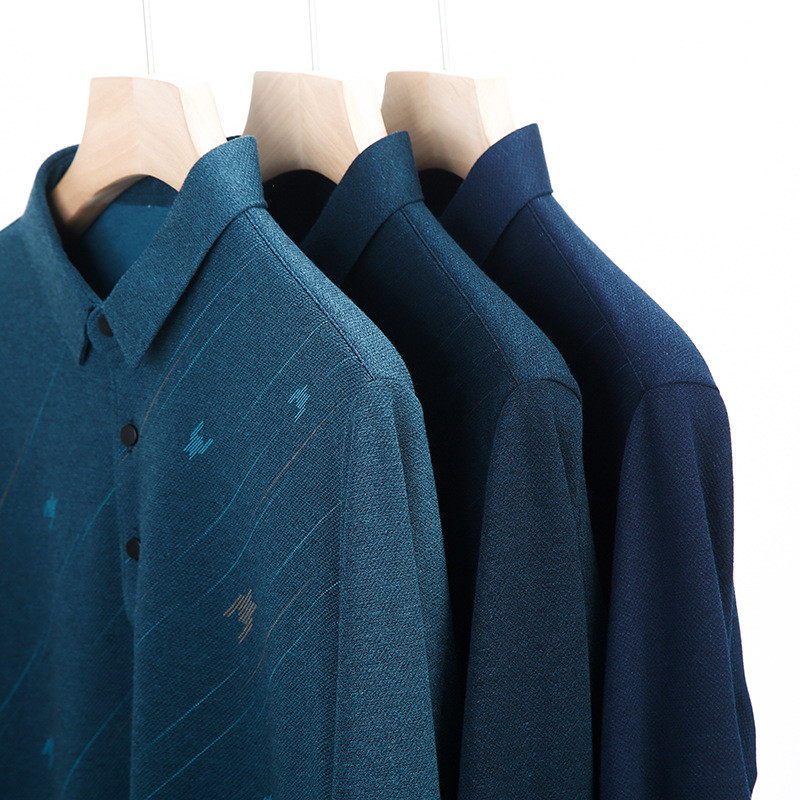 Kevadine uus pikkade varrukatega vabaaja T-särk Meeste lahtikäiva kraega Moodne lahtised soliidsed T-särgid, nööbiga graafilised trükitud topid