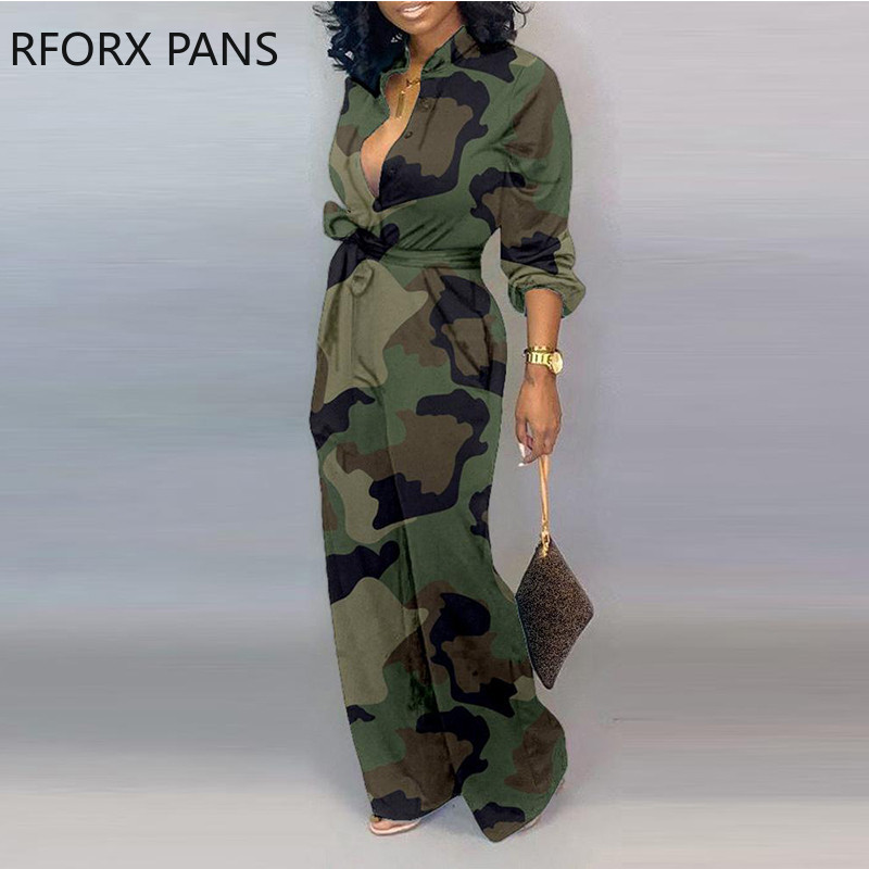 Ženski kombinezon s kamuflažnim printom s V izrezom i kopčanjem