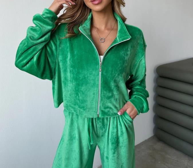 Ženska odjeća Jesen Zima 2023. Baršunasti ležerni gornji dio dugih rukava s patentnim zatvaračem i modni set hlača s džepnim dizajnom Ženska odjeća